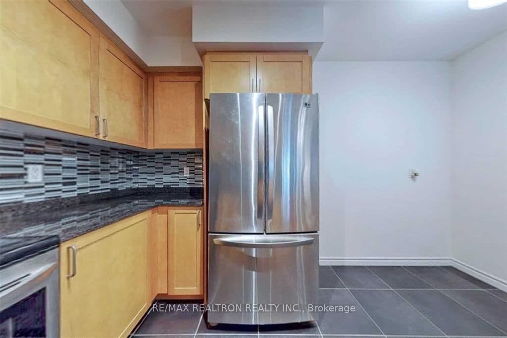 18 William Carson Crescent, Unit 211 thumbnail 11
