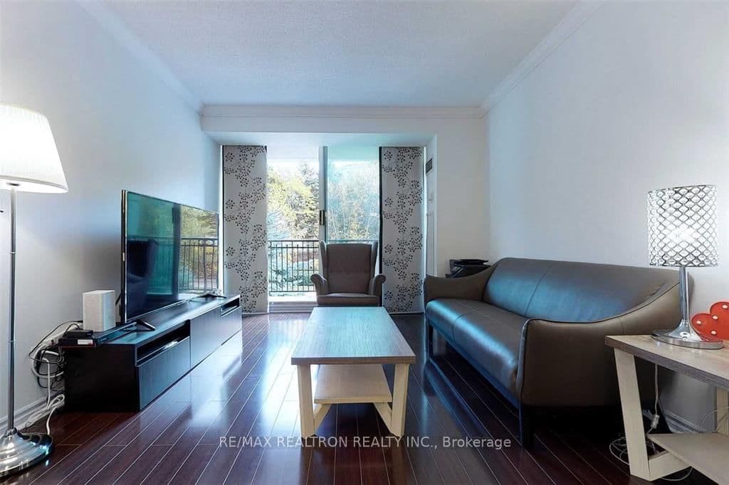 18 William Carson Crescent, Unit 211 thumbnail 4