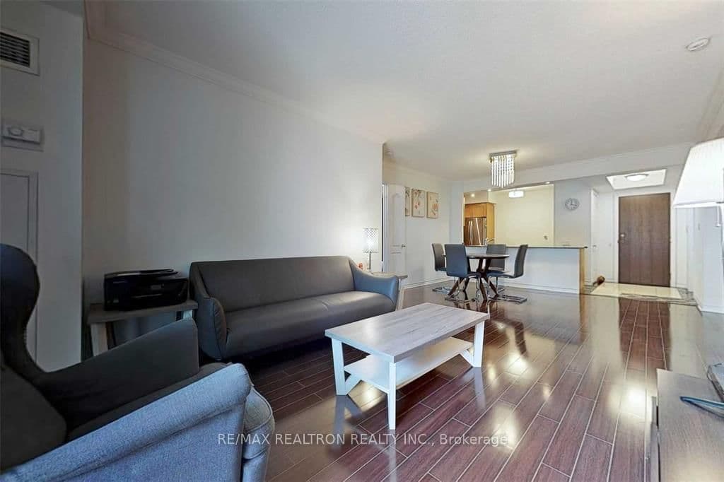 18 William Carson Crescent, Unit 211 thumbnail 5