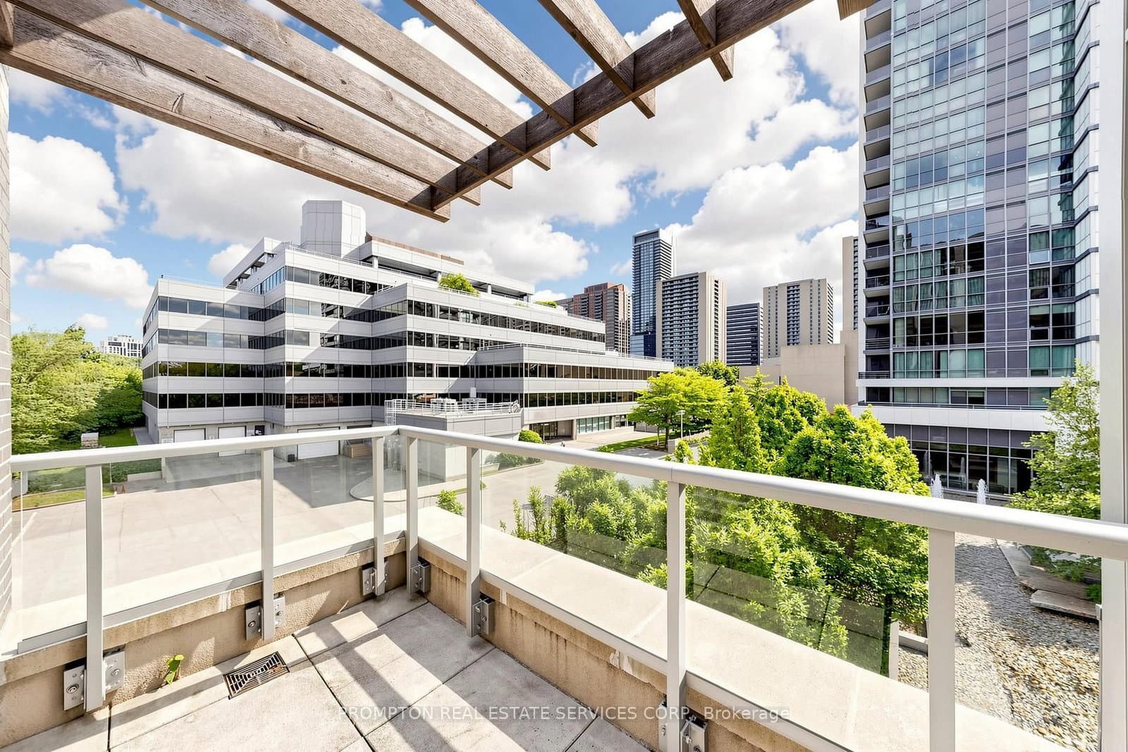 88 Sheppard Avenue E, Unit Th17 thumbnail 38