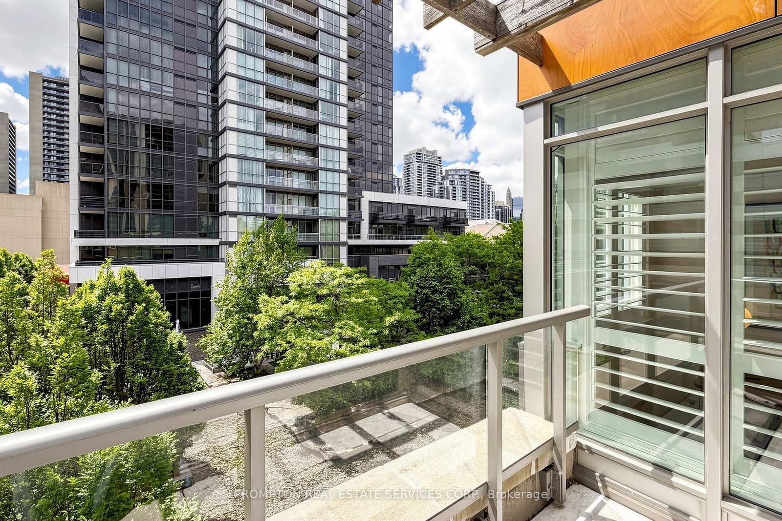 88 Sheppard Avenue E, Unit Th17 thumbnail 40