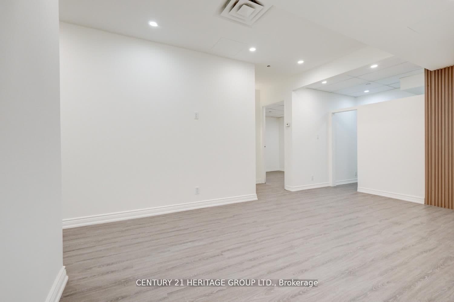2900 Yonge Street, Unit 101 thumbnail 14