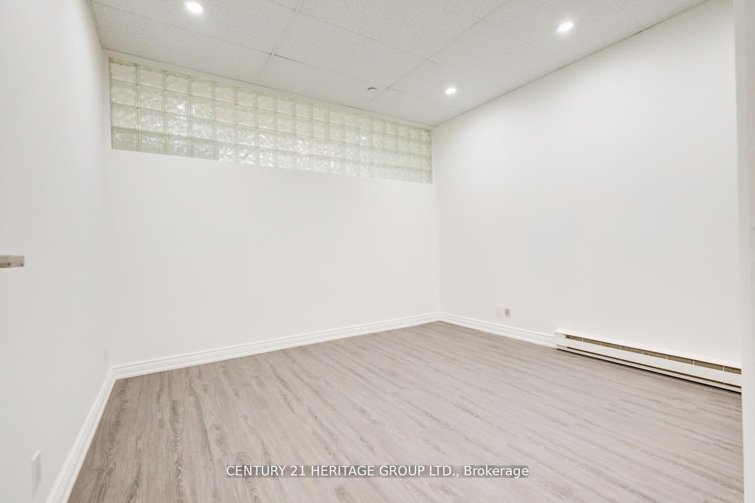 2900 Yonge Street, Unit 101 thumbnail 18