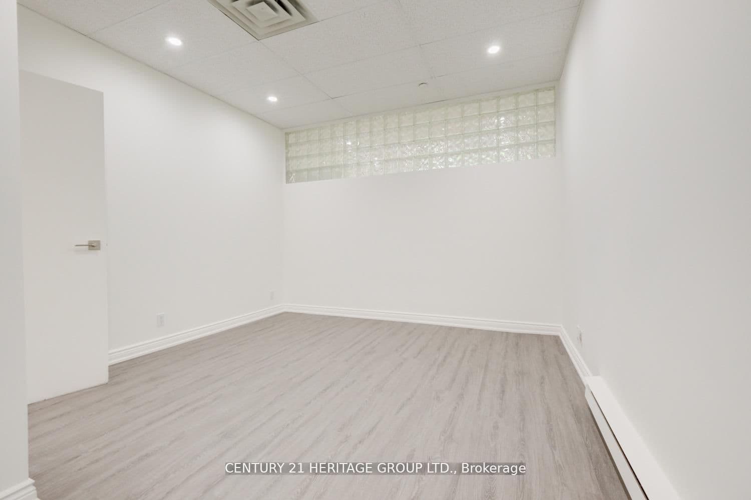 2900 Yonge Street, Unit 101 thumbnail 19