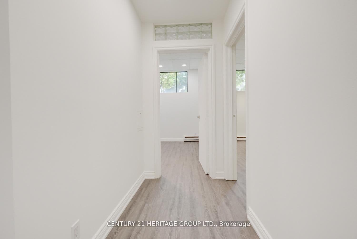 2900 Yonge Street, Unit 101 thumbnail 21
