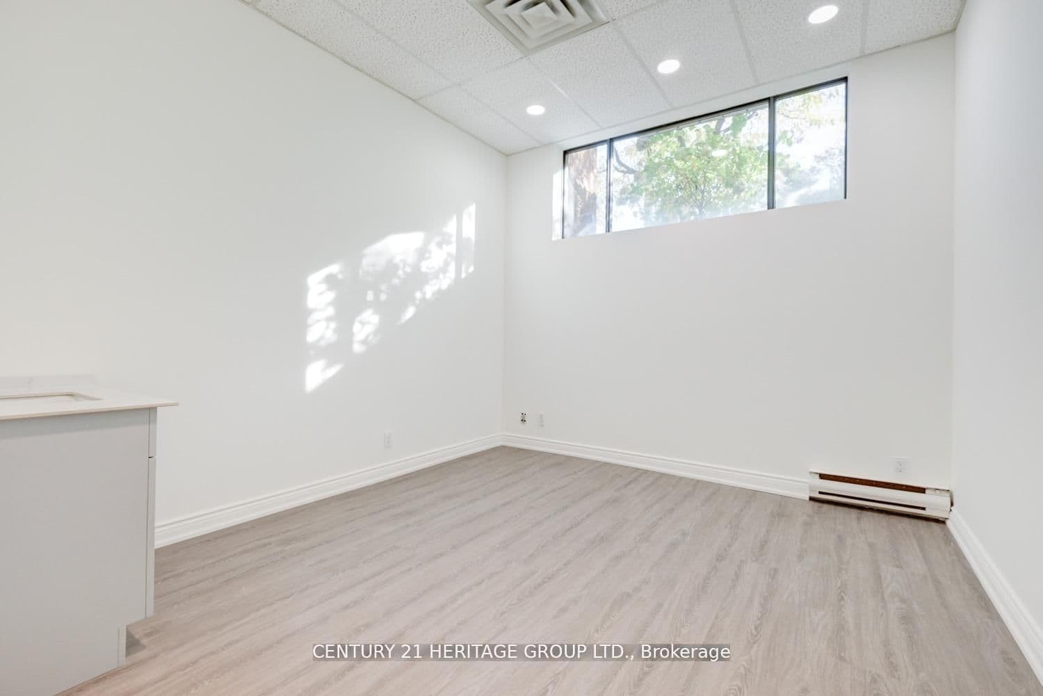 2900 Yonge Street, Unit 101 thumbnail 26