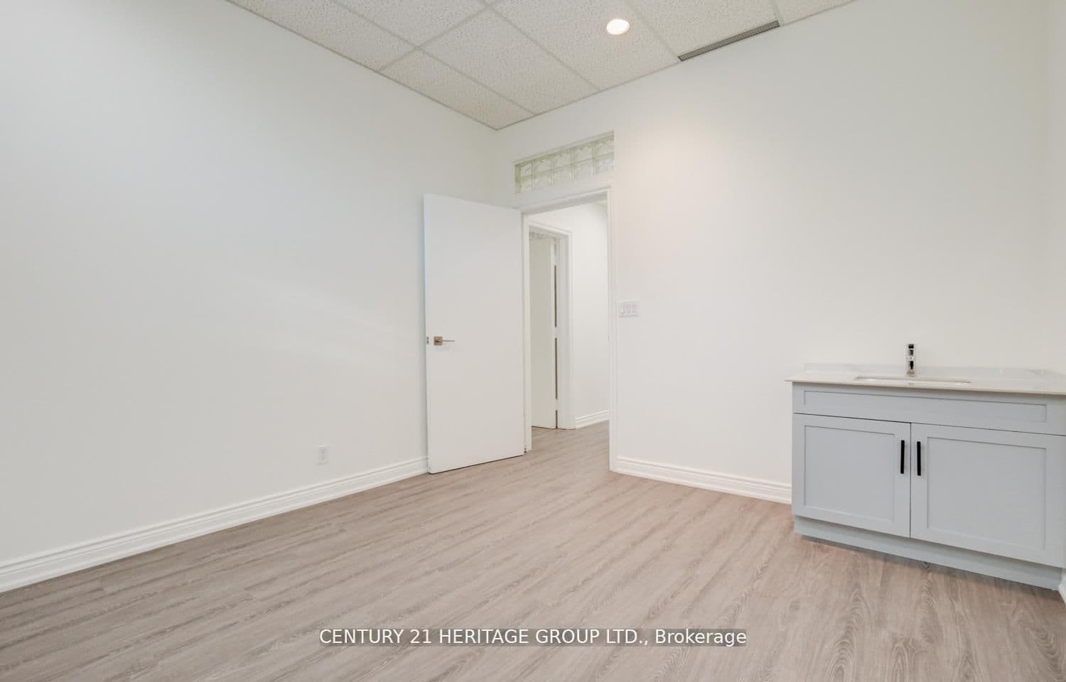 2900 Yonge Street, Unit 101 thumbnail 28