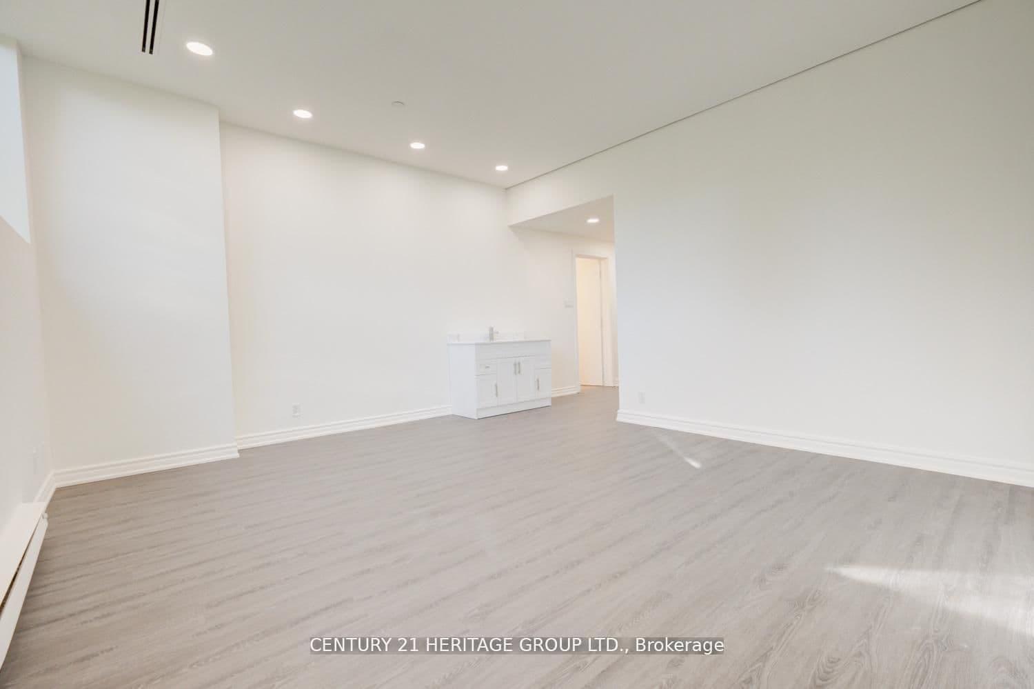 2900 Yonge Street, Unit 101 thumbnail 33