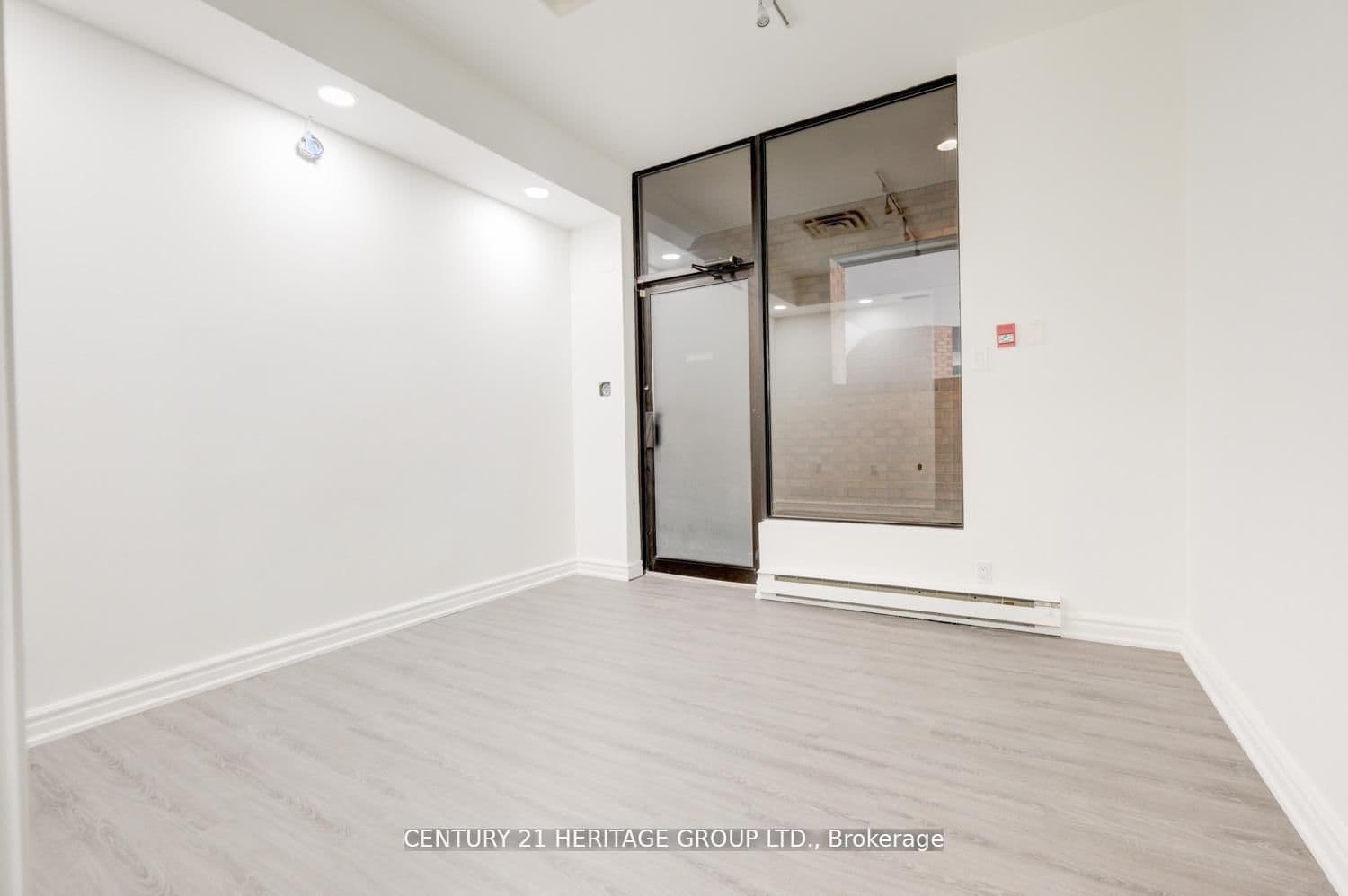 2900 Yonge Street, Unit 101 thumbnail 36