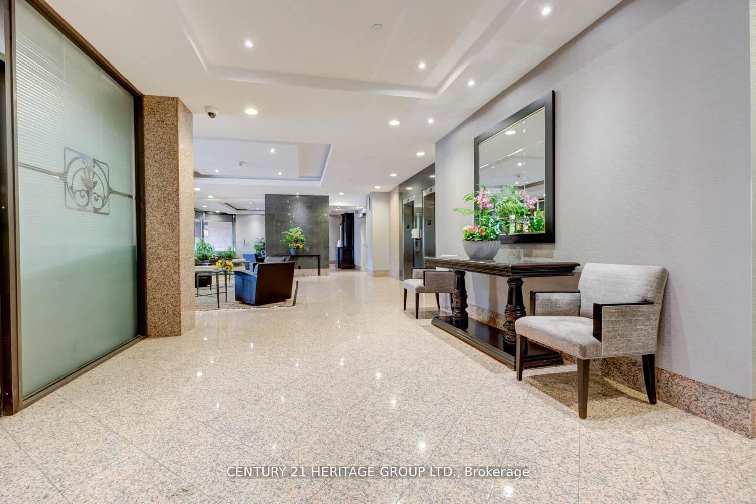 2900 Yonge Street, Unit 101 thumbnail 4