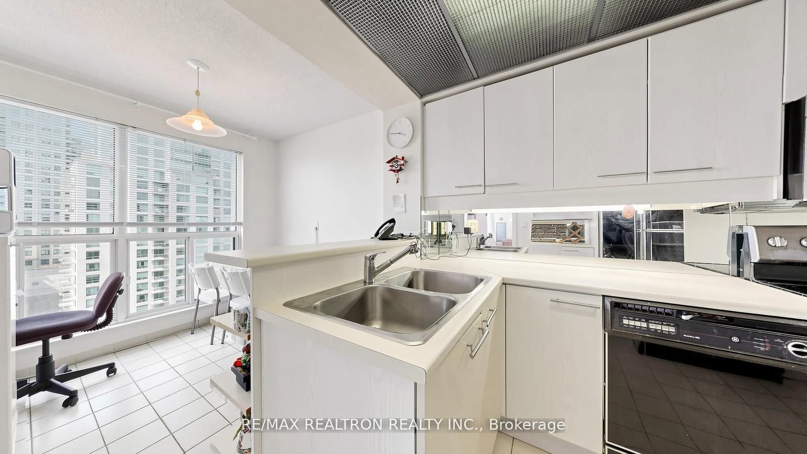 18 Hollywood Avenue, Unit 1707 thumbnail 23