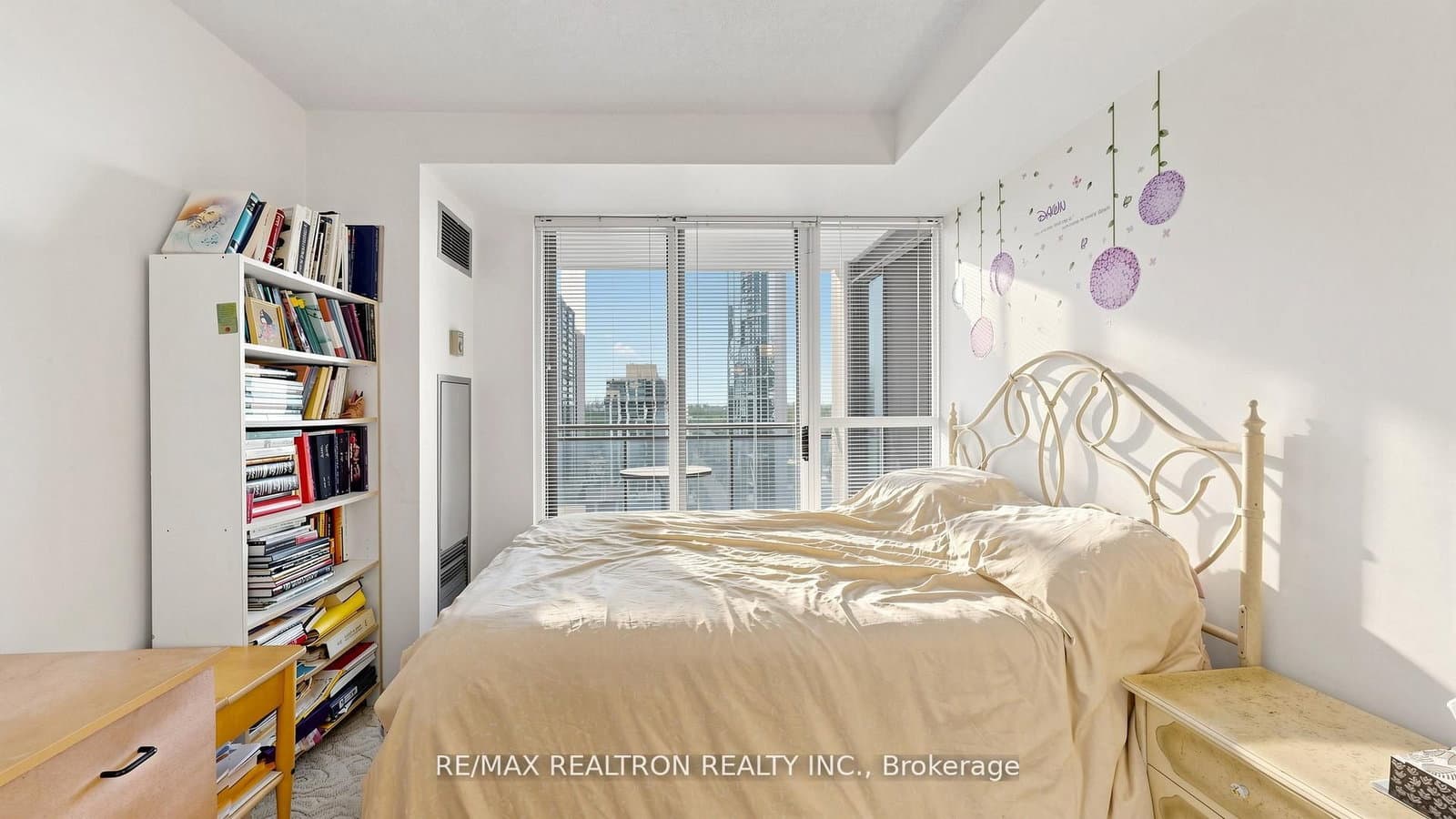 18 Hollywood Avenue, Unit 1707 thumbnail 32