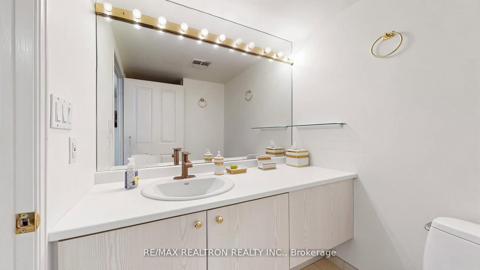18 Hollywood Avenue, Unit 1707 thumbnail 34