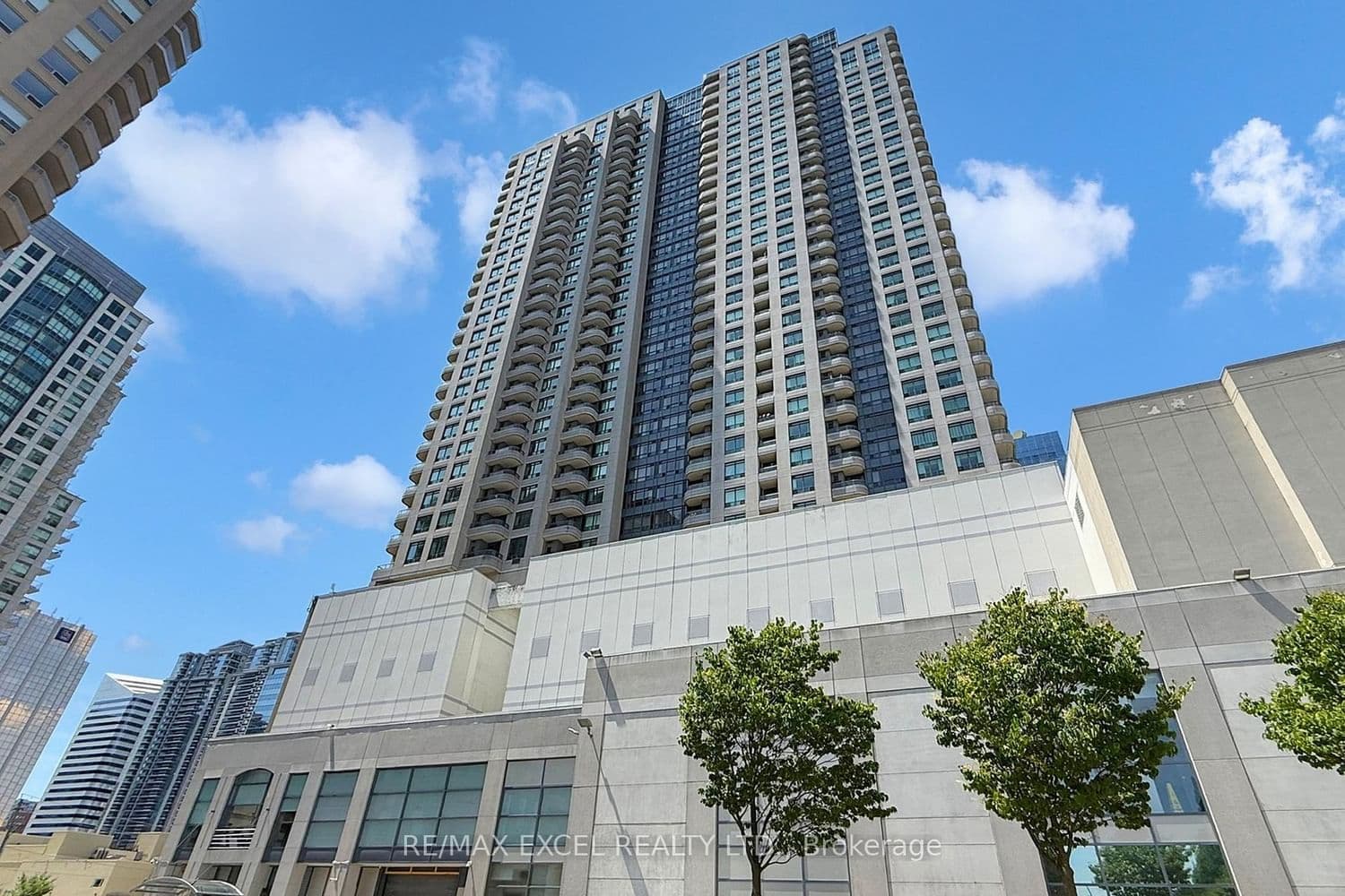 8 Hillcrest Avenue, Unit 2302 thumbnail 2