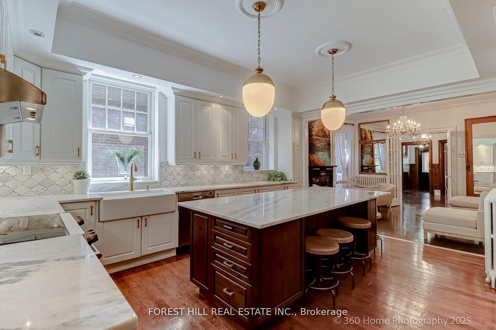 379 Huron Street thumbnail 12