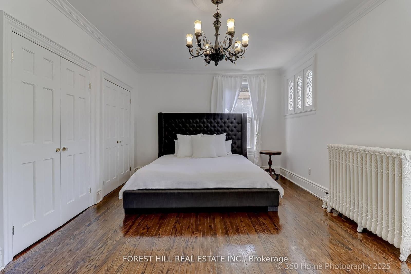 379 Huron Street thumbnail 16