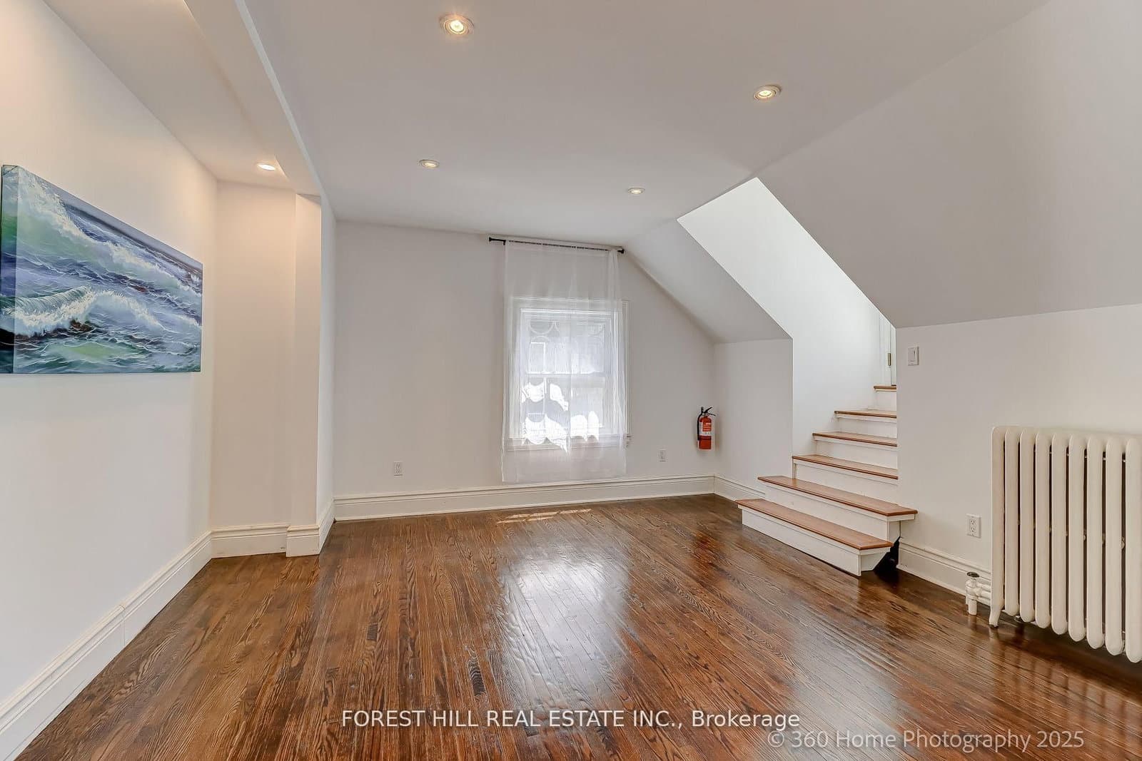 379 Huron Street thumbnail 22