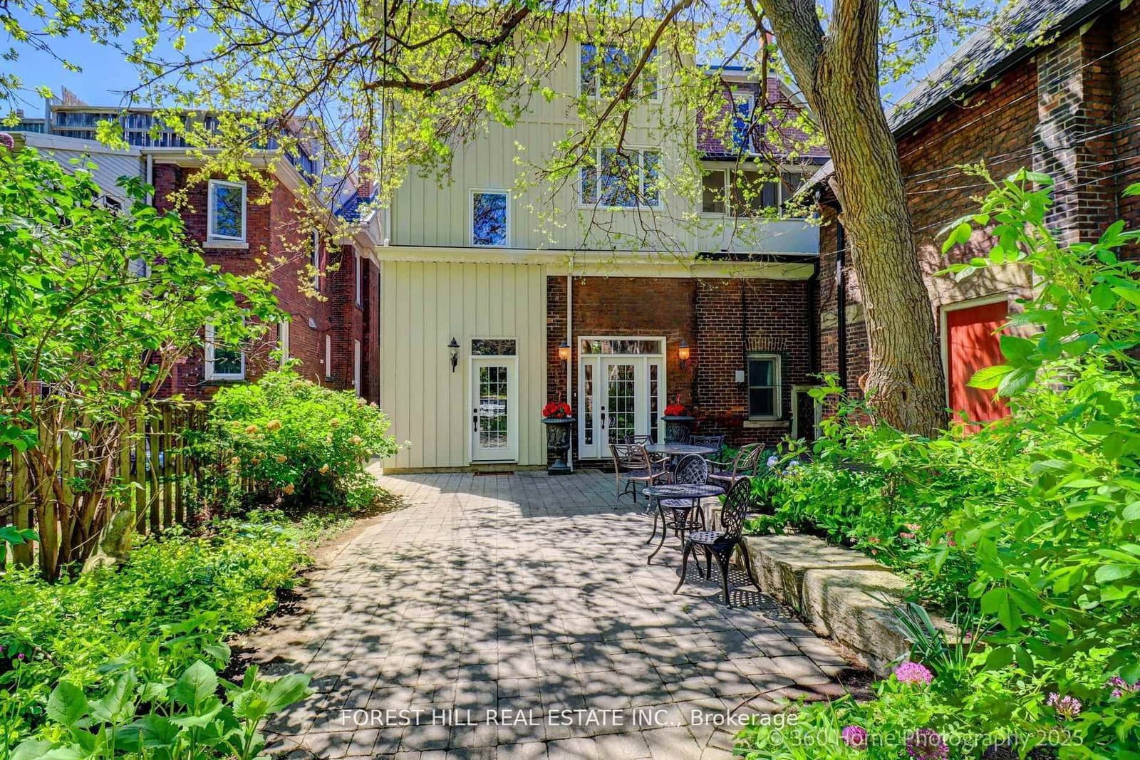 379 Huron Street thumbnail 38