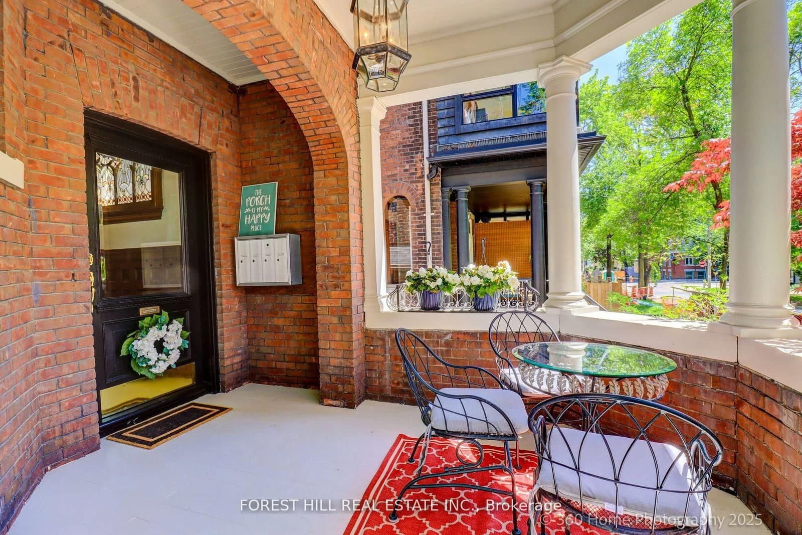 379 Huron Street thumbnail 4