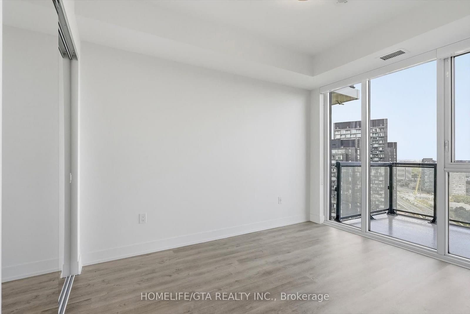 30 Inn On the Park Drive, Unit 3207 thumbnail 20