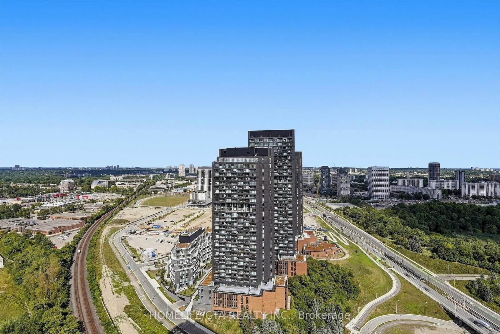 30 Inn On the Park Drive, Unit 3207 thumbnail 28