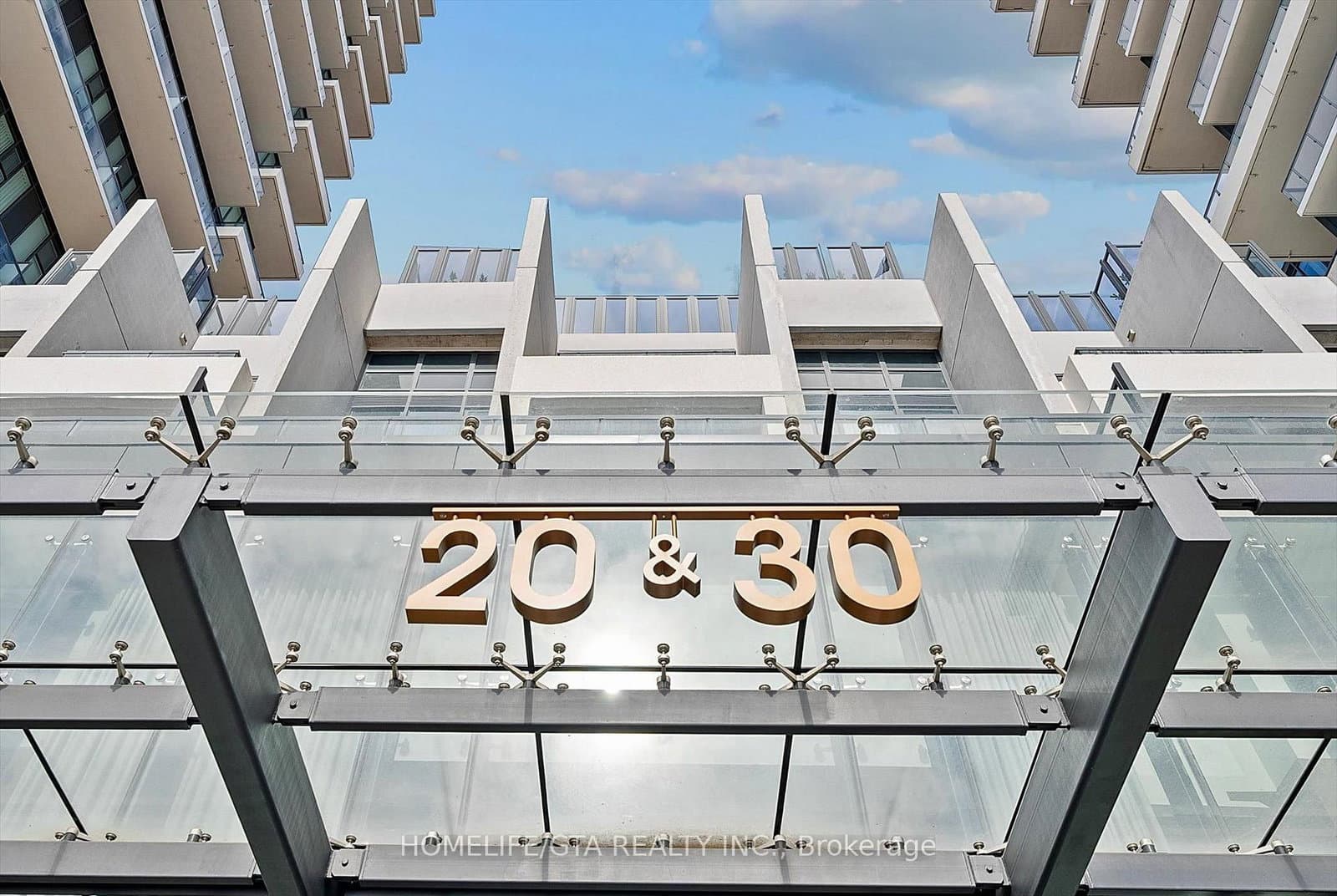 30 Inn On the Park Drive, Unit 3207 thumbnail 3