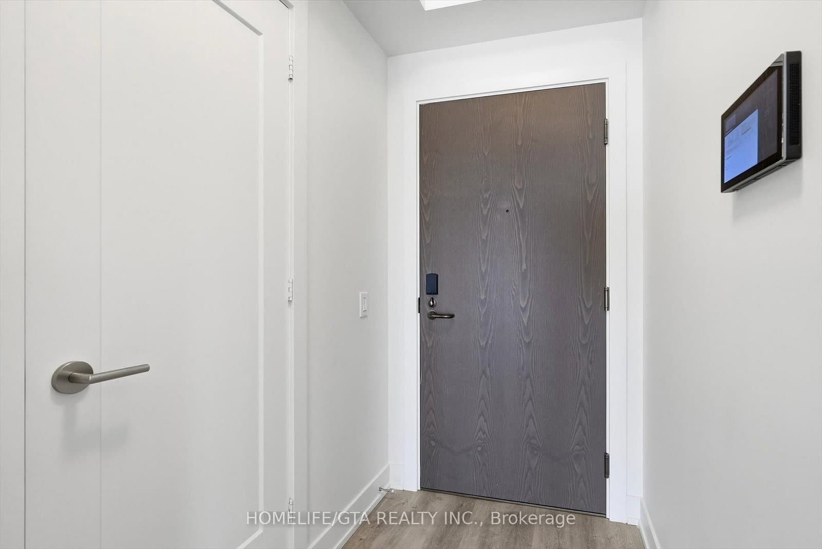 30 Inn On the Park Drive, Unit 3207 thumbnail 7