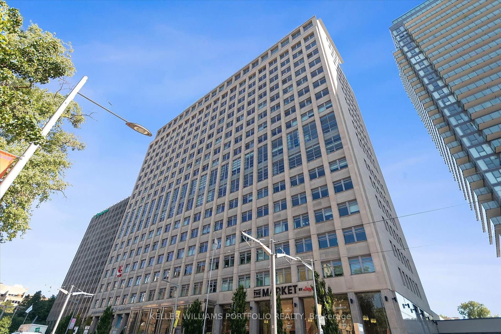 111 St Clair Avenue W, Unit 932
