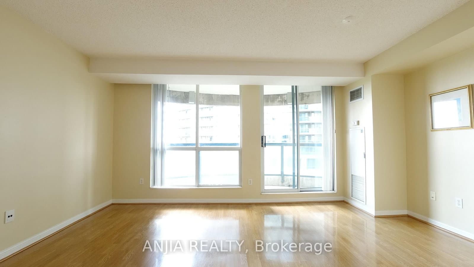 23 Lorraine Drive, Unit 611 thumbnail 2