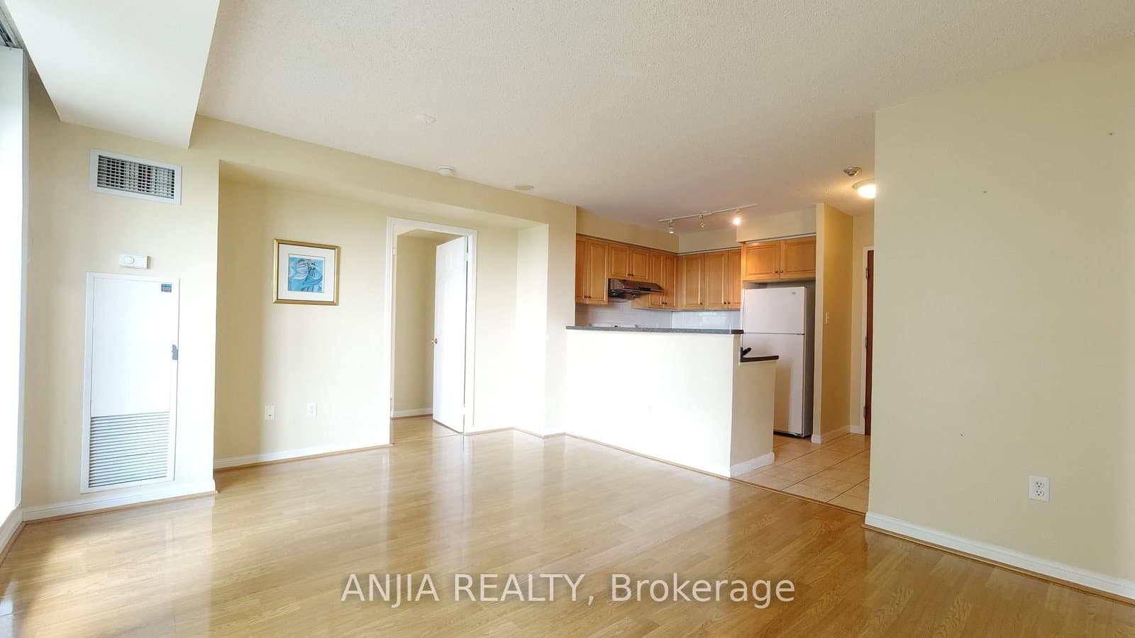 23 Lorraine Drive, Unit 611 thumbnail 6