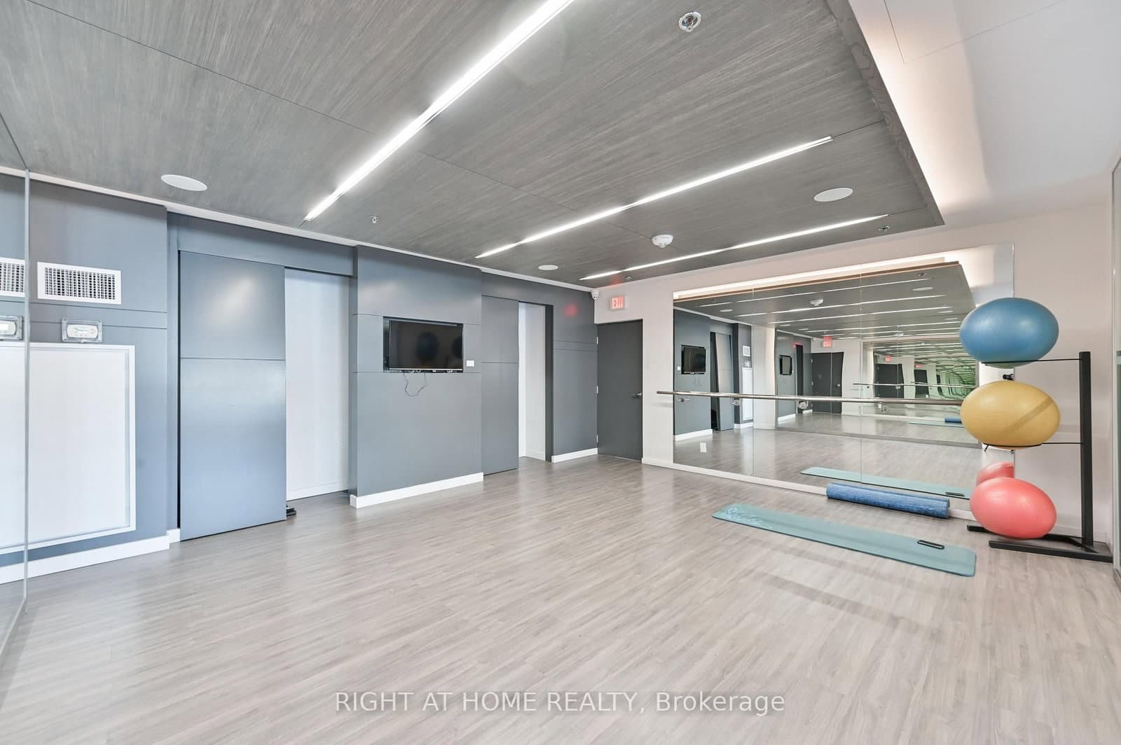 318 Richmond Street W, Unit 3506 thumbnail 22