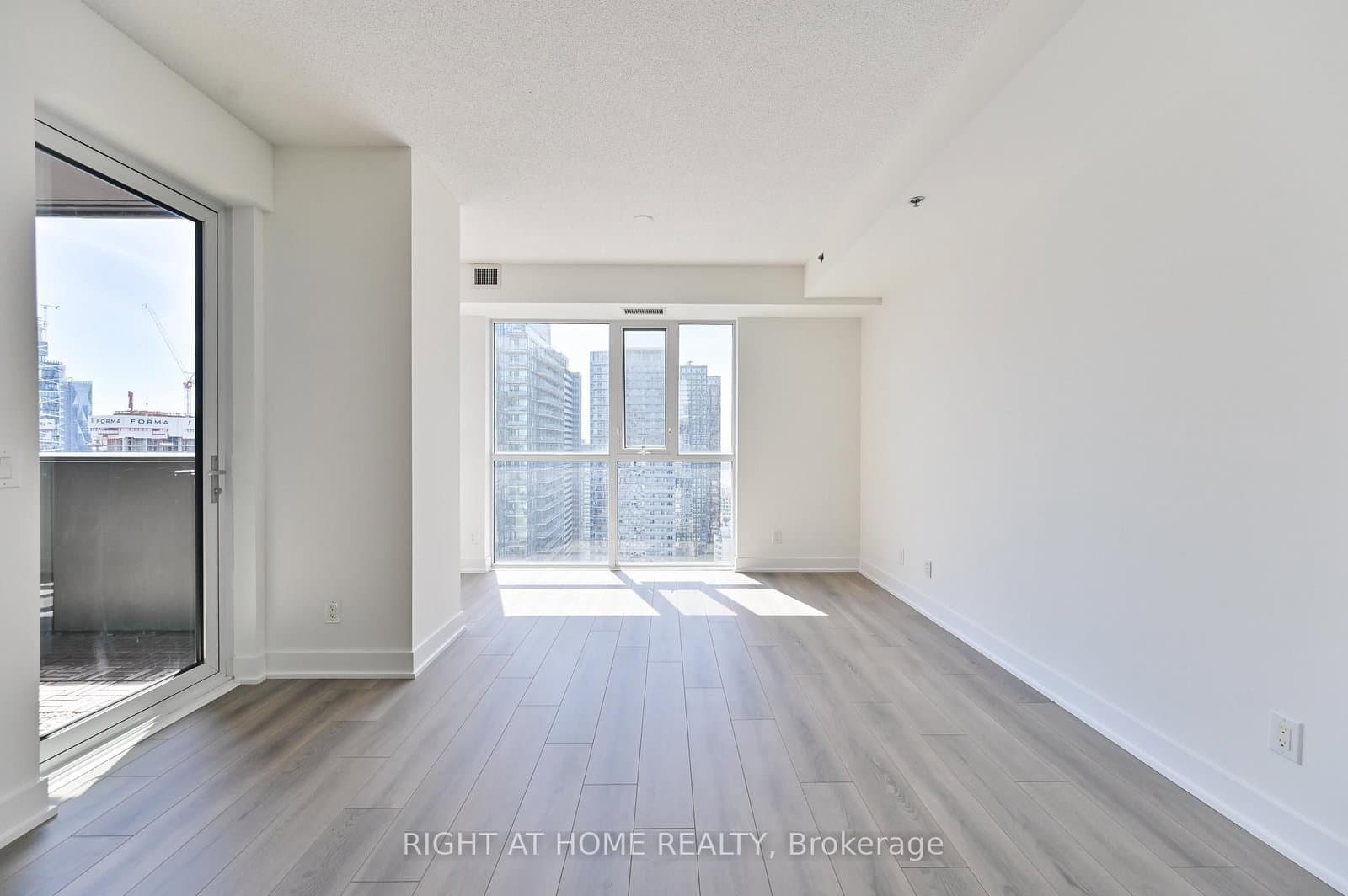 318 Richmond Street W, Unit 3506 thumbnail 3