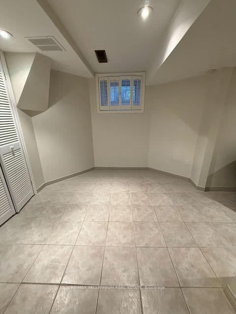 180 Cottingham Street, Unit Basement thumbnail 4