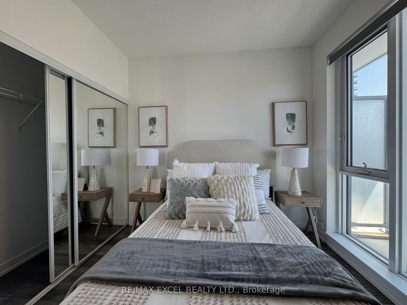 225 Sumach Street, Unit 1009 thumbnail 16