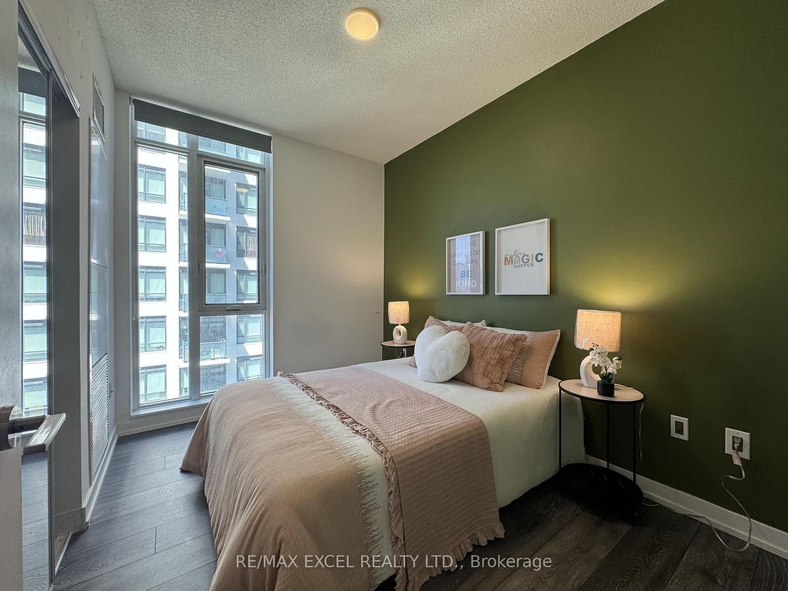225 Sumach Street, Unit 1009 thumbnail 4