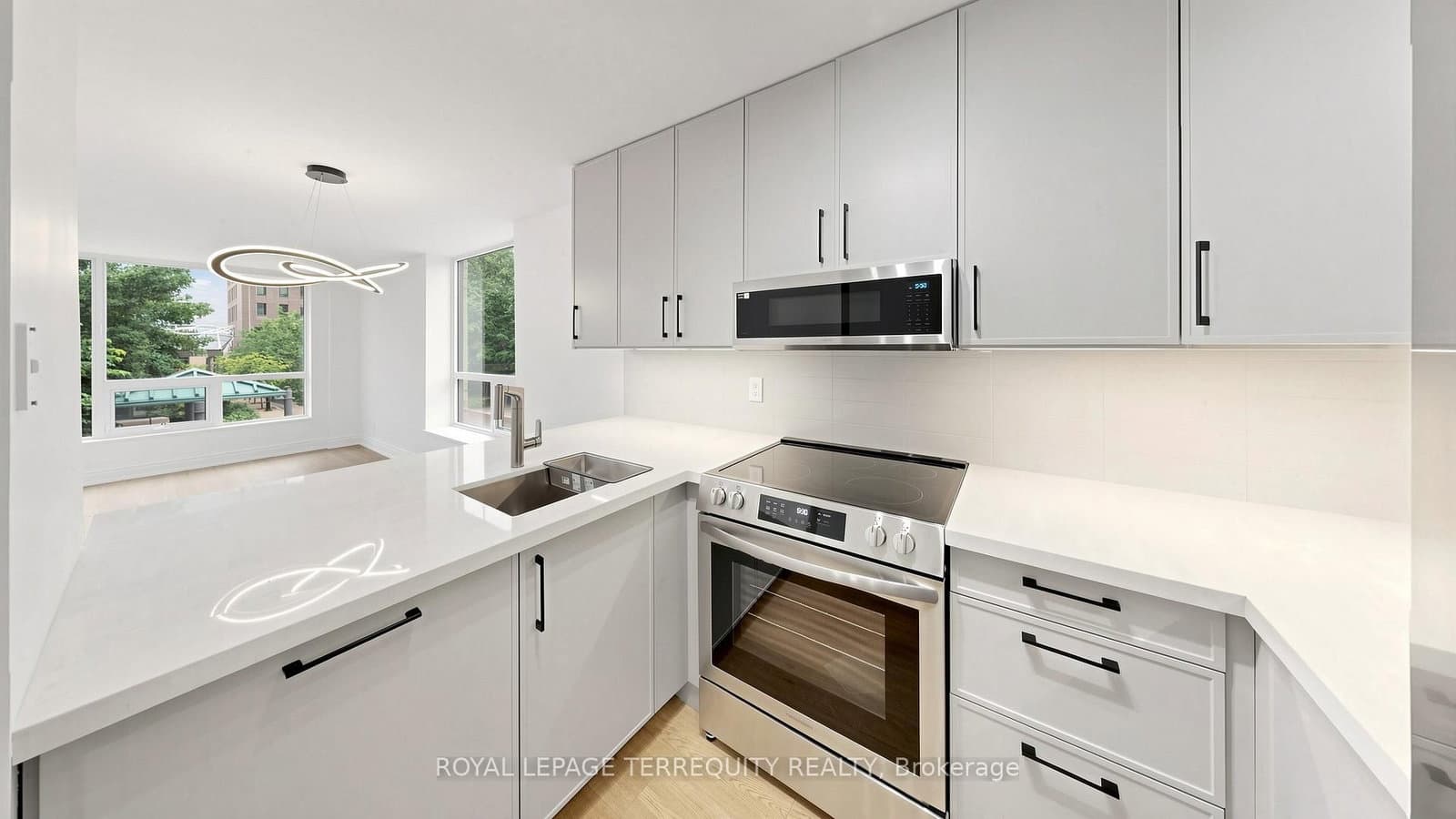 92 King Street E, Unit 220 thumbnail 4