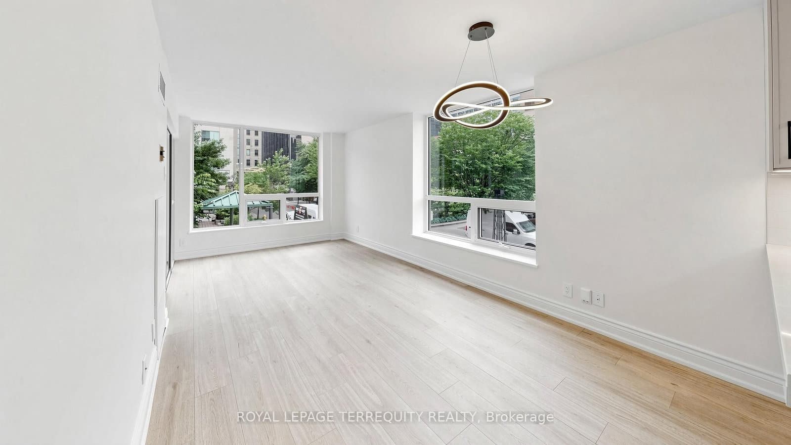 92 King Street E, Unit 220 thumbnail 9