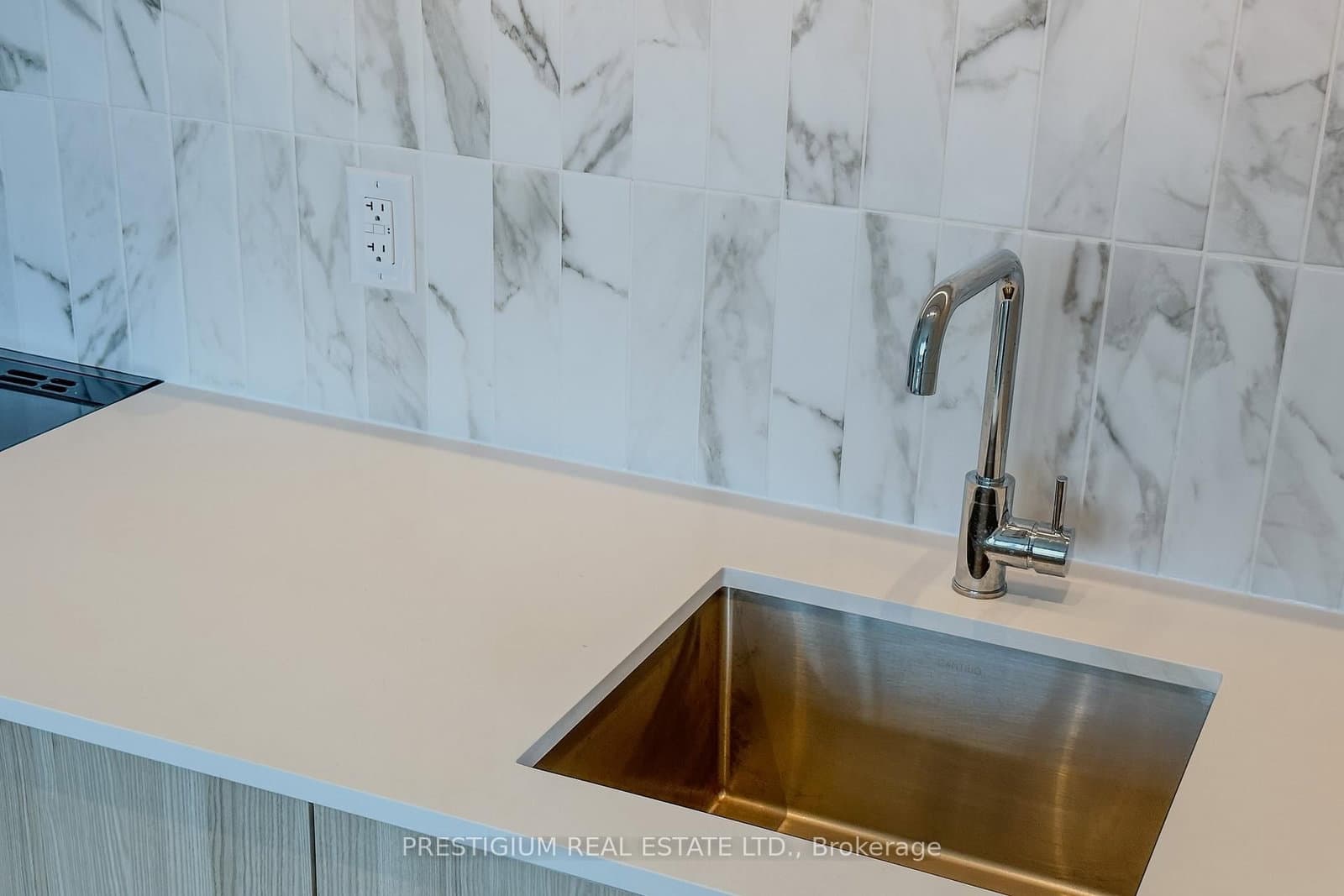 500 Dupont Street, Unit 303 thumbnail 14