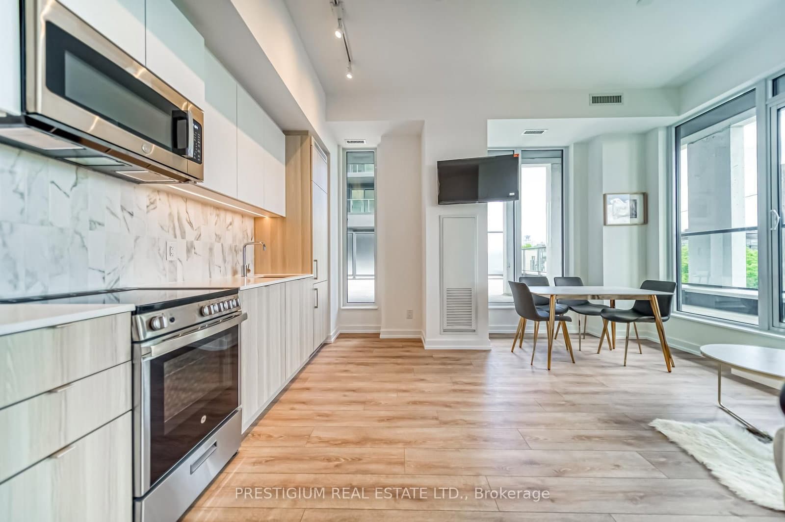 500 Dupont Street, Unit 303 thumbnail 16