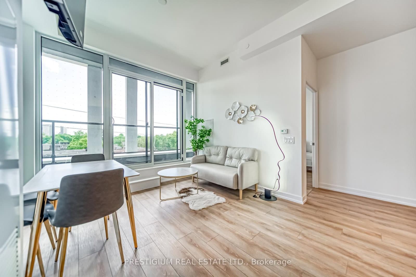 500 Dupont Street, Unit 303 thumbnail 18