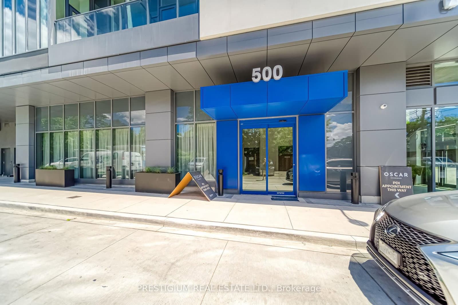 500 Dupont Street, Unit 303 thumbnail 2