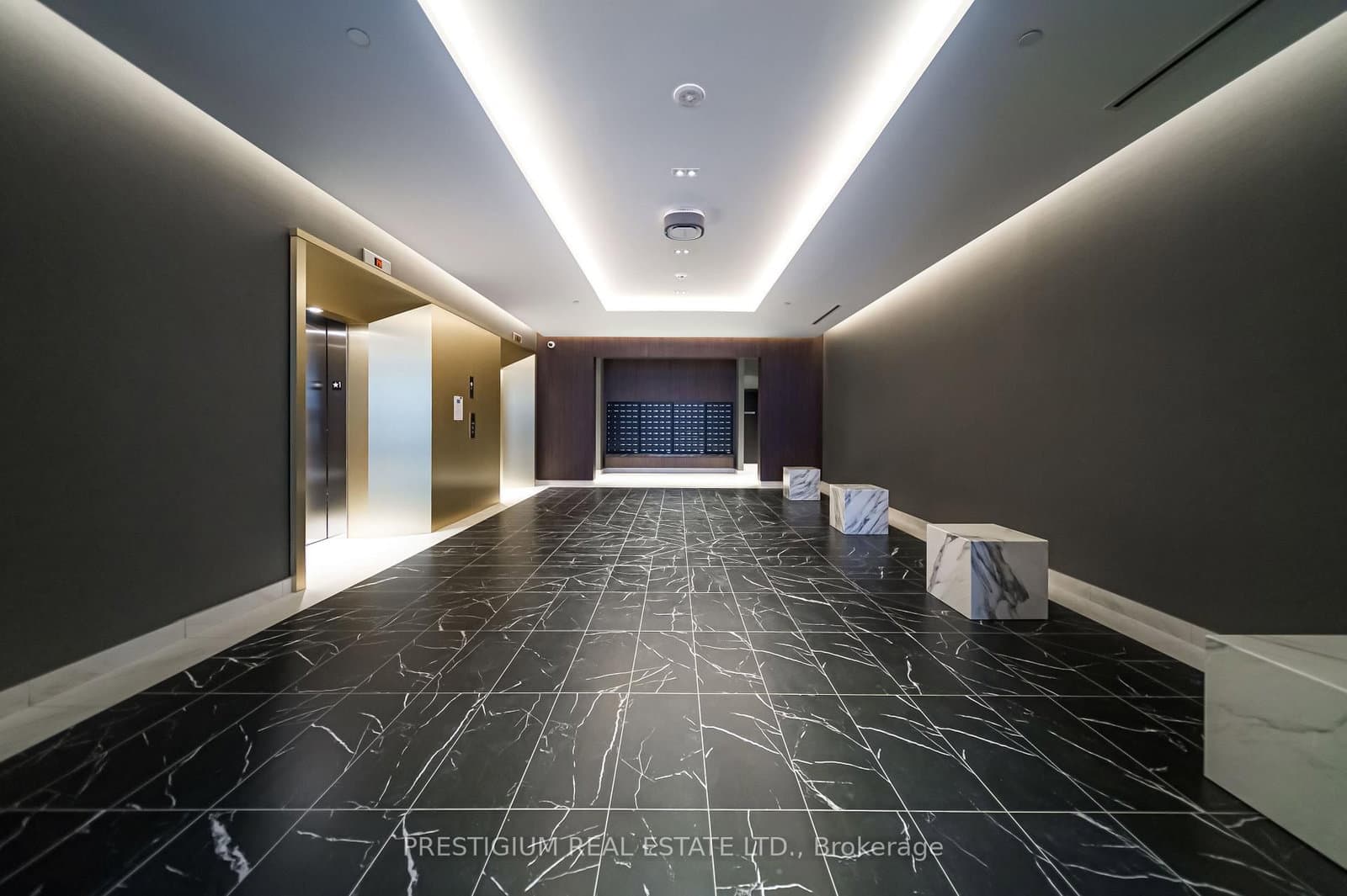 500 Dupont Street, Unit 303 thumbnail 4
