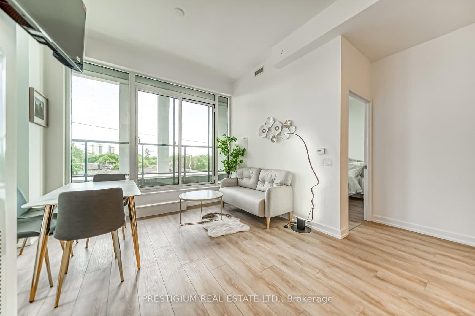 500 Dupont Street, Unit 303 thumbnail 7