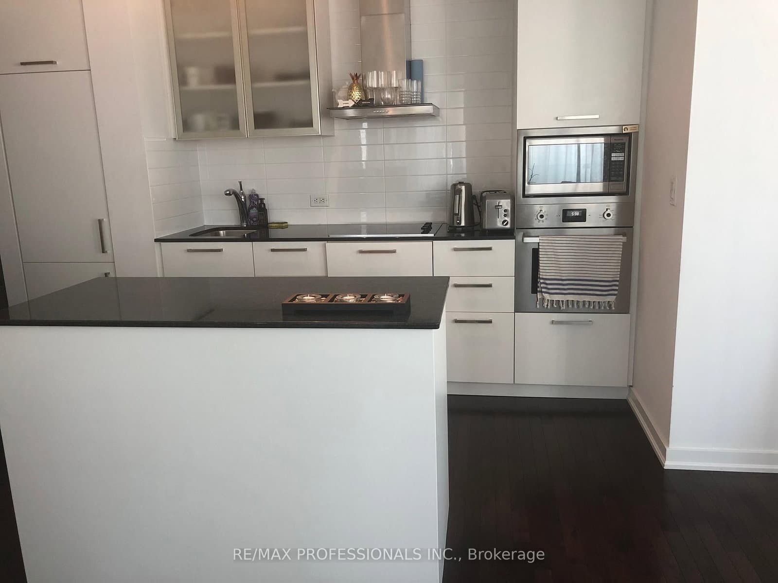 12 York Street, Unit 402 thumbnail 3