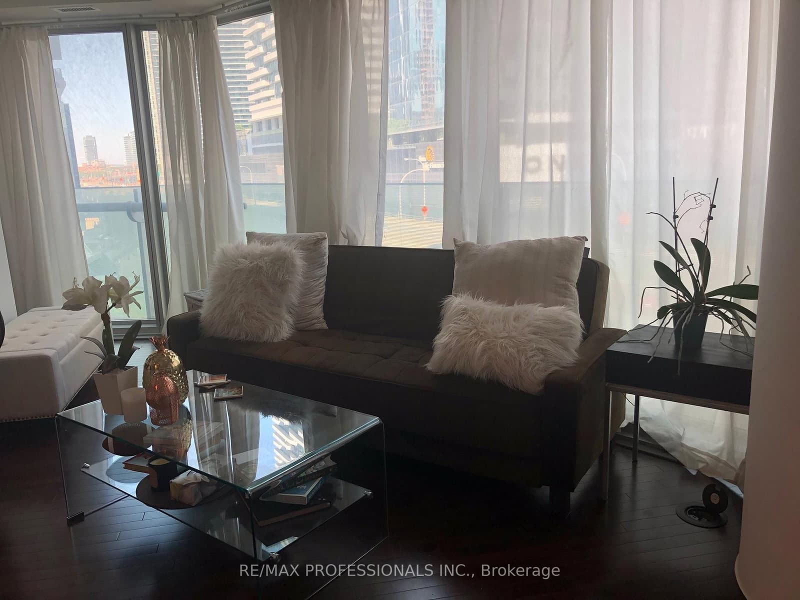 12 York Street, Unit 402 thumbnail 4