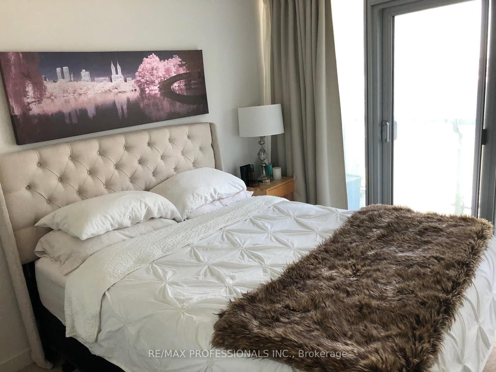 12 York Street, Unit 402 thumbnail 5