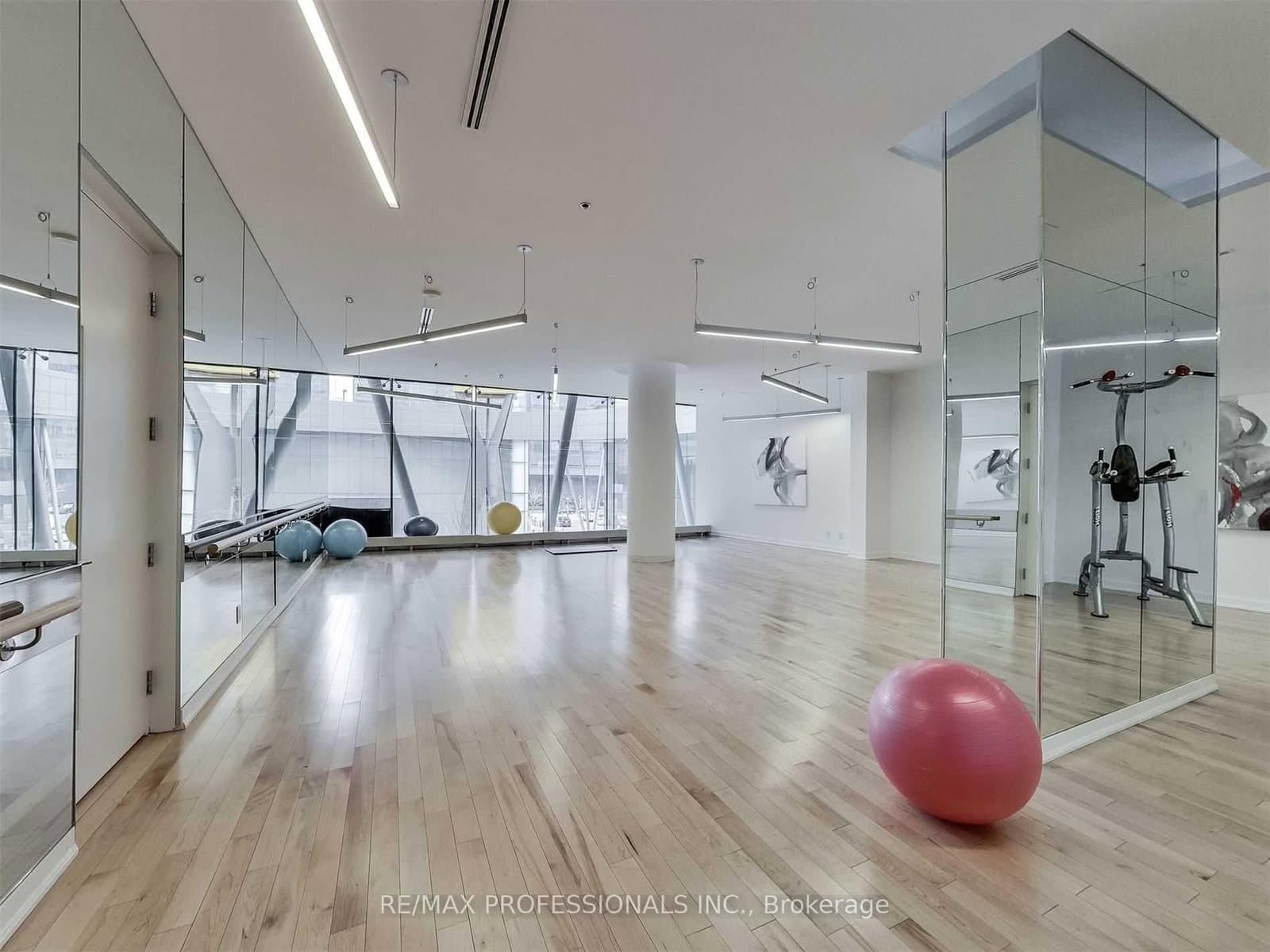 12 York Street, Unit 402 thumbnail 9