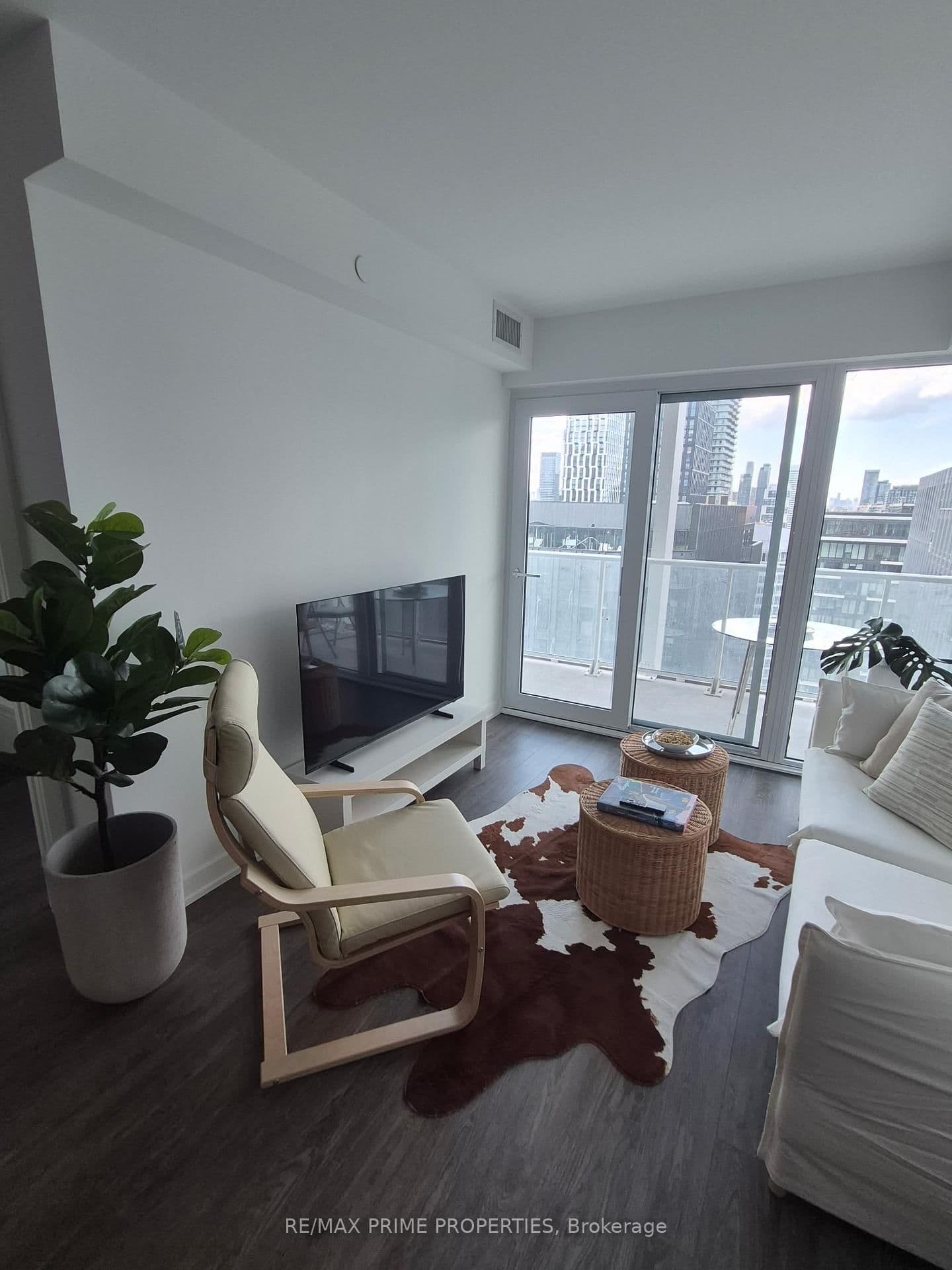 88 Queen Street E, Unit 3215 thumbnail 3