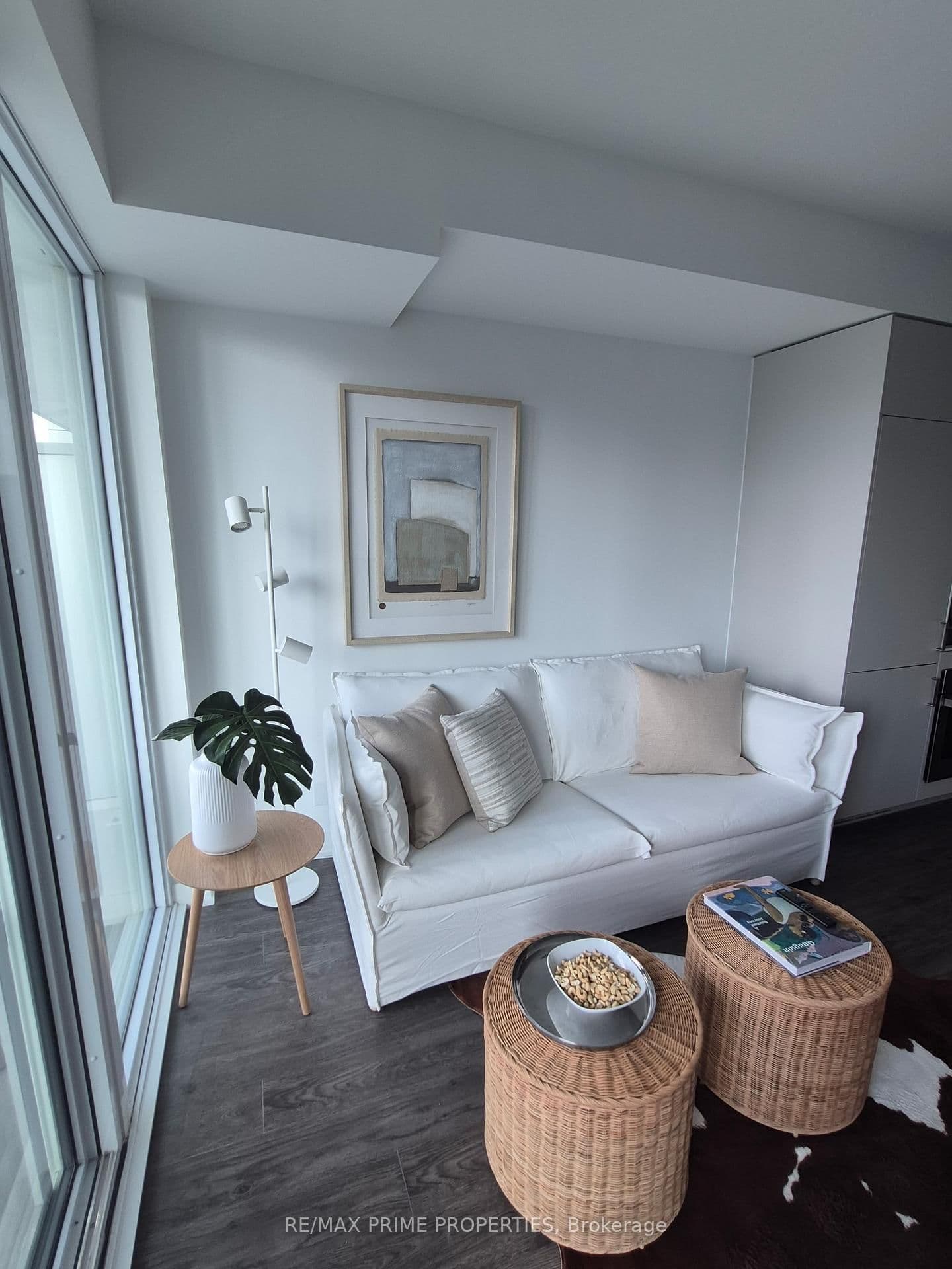 88 Queen Street E, Unit 3215 thumbnail 9