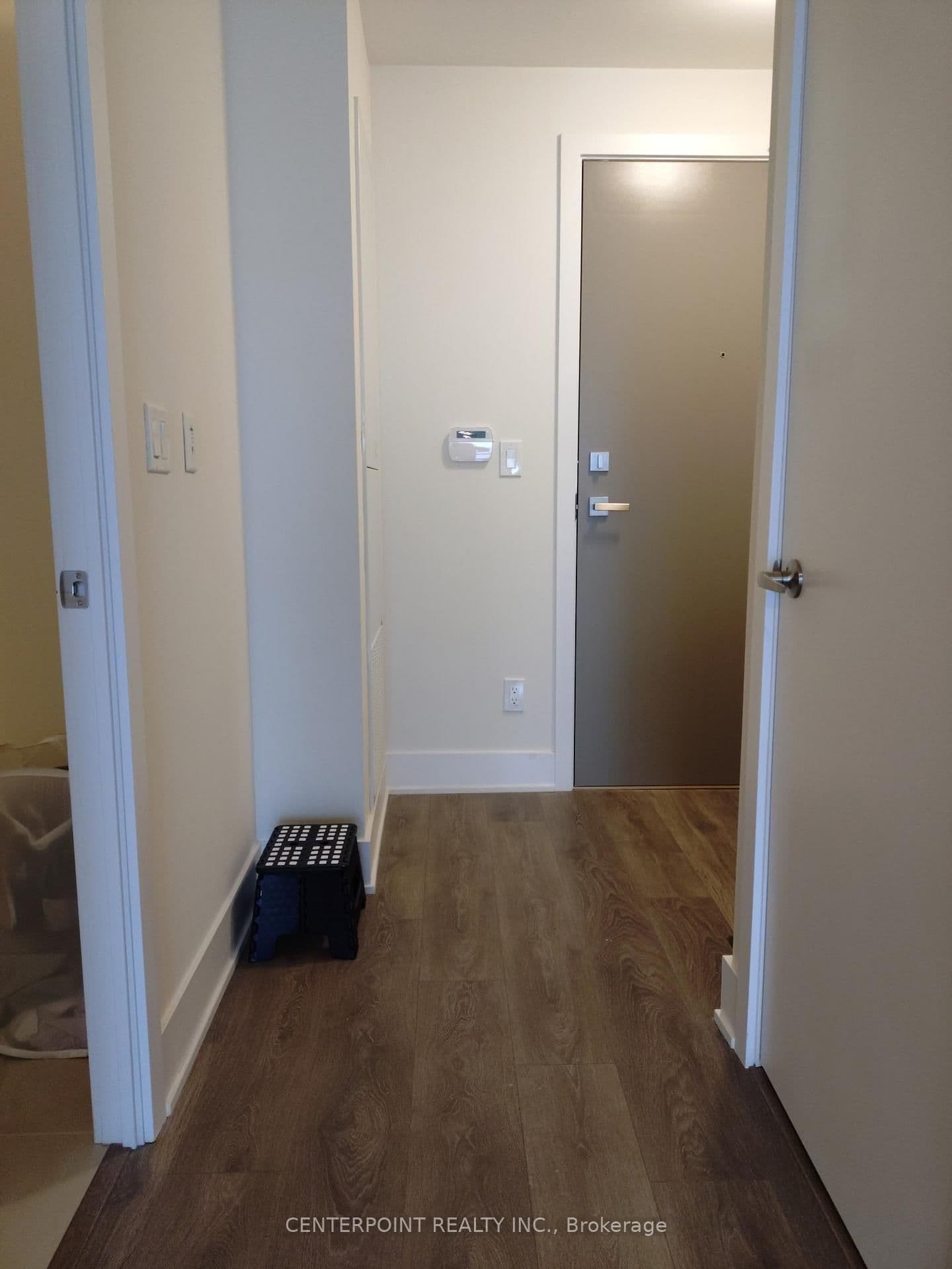 188 Fairview Mall Drive, Unit 1506 thumbnail 3
